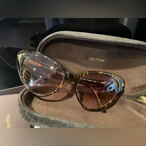 Tom Ford tortoiseshell, cat eye sunglasses in perfect condition